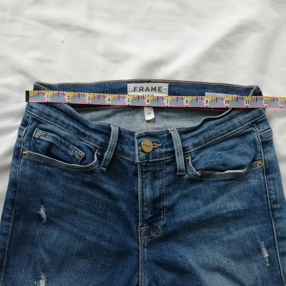Frame Le Skinny De Jeanne Distressed Jeans in Matteson Wash 25 - Picture 13 of 15